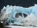 阿根廷冰川坍塌场面壮观