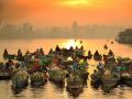 印尼传统水上集市 令人震撼的美